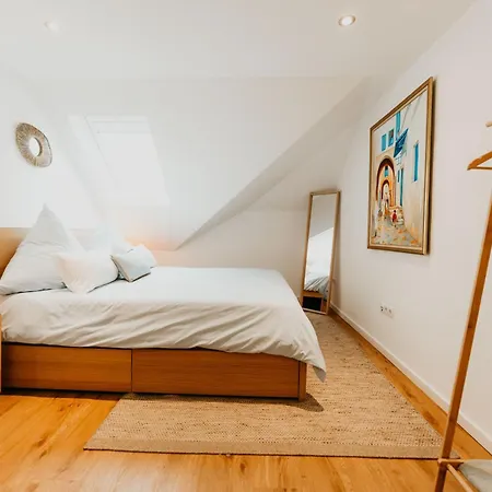 3-floor Oasis In The Heart Of Koblenz, Sleeps 16 * Koblenz (Rhineland-Palatinate)