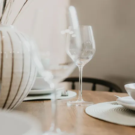 3-floor Oasis In The Heart Of Koblenz, Sleeps 16 Daire