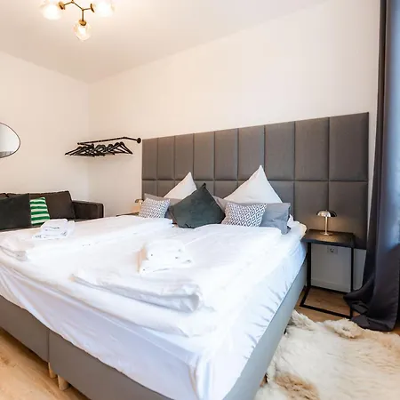 Apartment 3-floor Oasis In The Heart Of Koblenz, Sleeps 16 Koblenz (Rhineland-Palatinate)