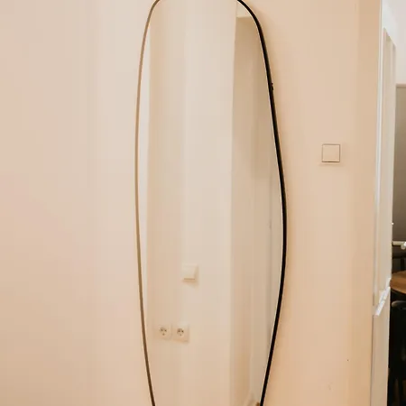 3-floor Oasis In The Heart Of Koblenz, Sleeps 16 *