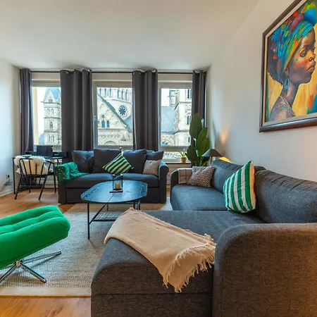 Apartment 3-floor Oasis In The Heart Of Koblenz, Sleeps 16