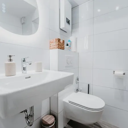 Apartment 3-floor Oasis In The Heart Of Koblenz, Sleeps 16 Koblenz (Rhineland-Palatinate)