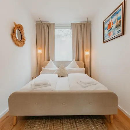 3-floor Oasis In The Heart Of Koblenz, Sleeps 16 Daire