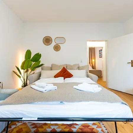 3-floor Oasis In The Heart Of Koblenz, Sleeps 16 *