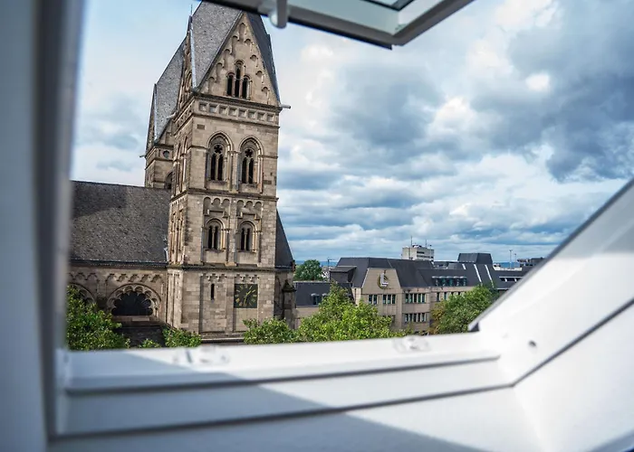 Apartment 3-floor Oasis In The Heart Of Koblenz, Sleeps 16