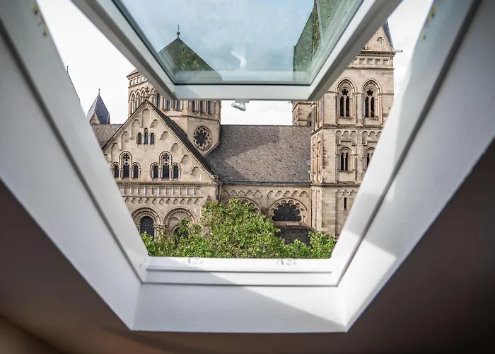 Appartement 3-floor Oasis In The Heart Of Koblenz, Sleeps 16 *