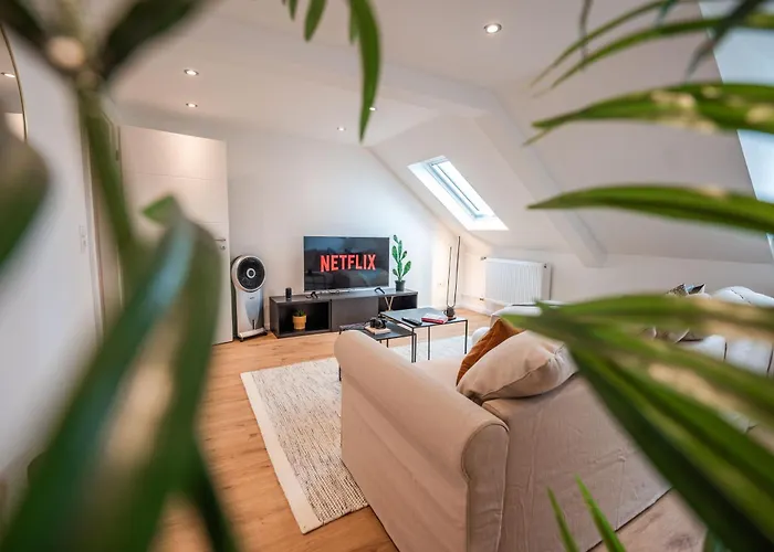 3-floor Oasis In The Heart Of Koblenz, Sleeps 16