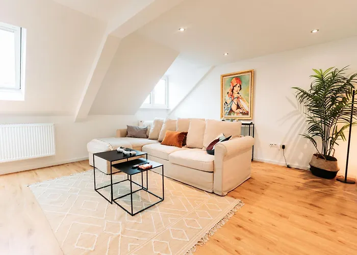 3-floor Oasis In The Heart Of Koblenz, Sleeps 16 *