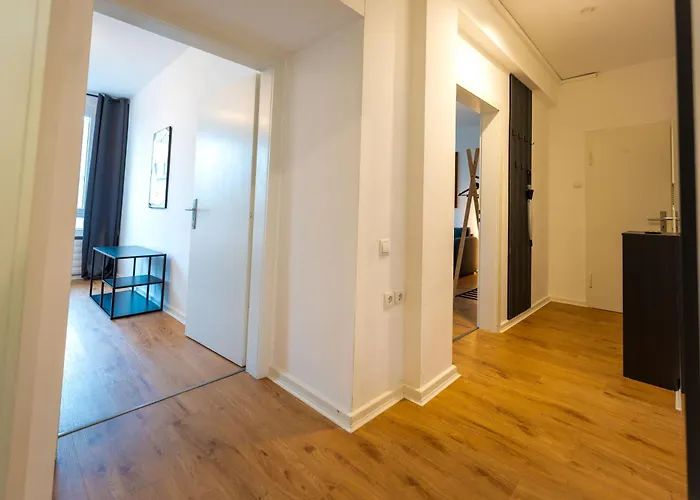 3-floor Oasis In The Heart Of Koblenz, Sleeps 16 Apartment