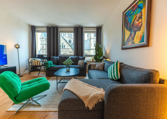 Apartment 3-floor Oasis In The Heart Of Koblenz, Sleeps 16