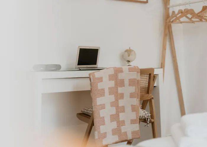 3-floor Oasis In The Heart Of Koblenz, Sleeps 16 Apartment