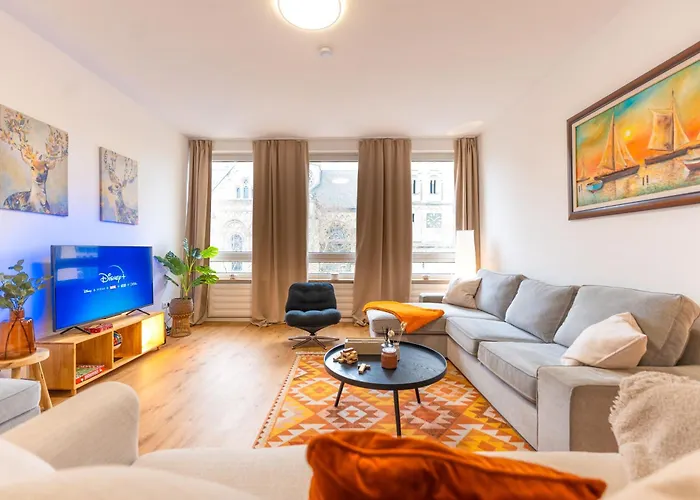 Apartment 3-floor Oasis In The Heart Of Koblenz, Sleeps 16 *